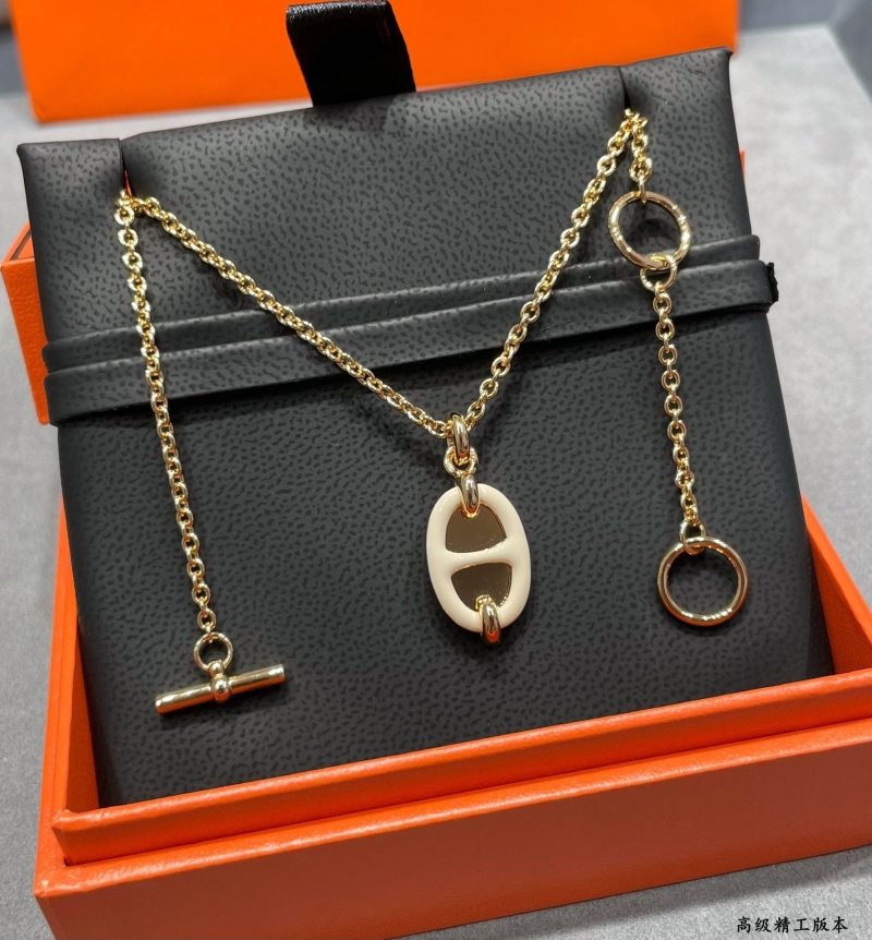 H**me5 necklaces
